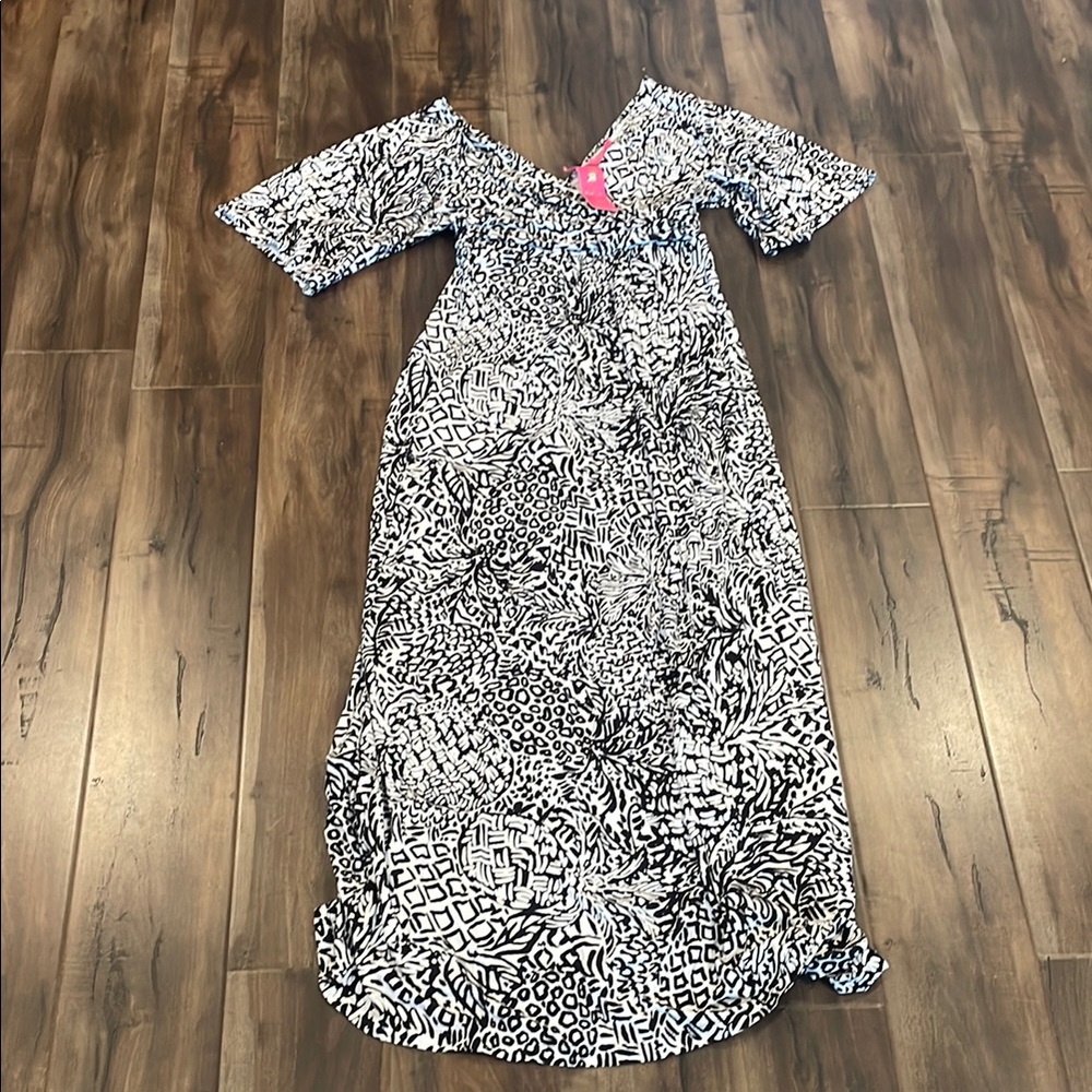 Chic Black and White Patterned Dress